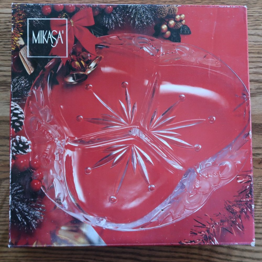 Mikasa Christmas Tidings 3-Part Divided Server with Box